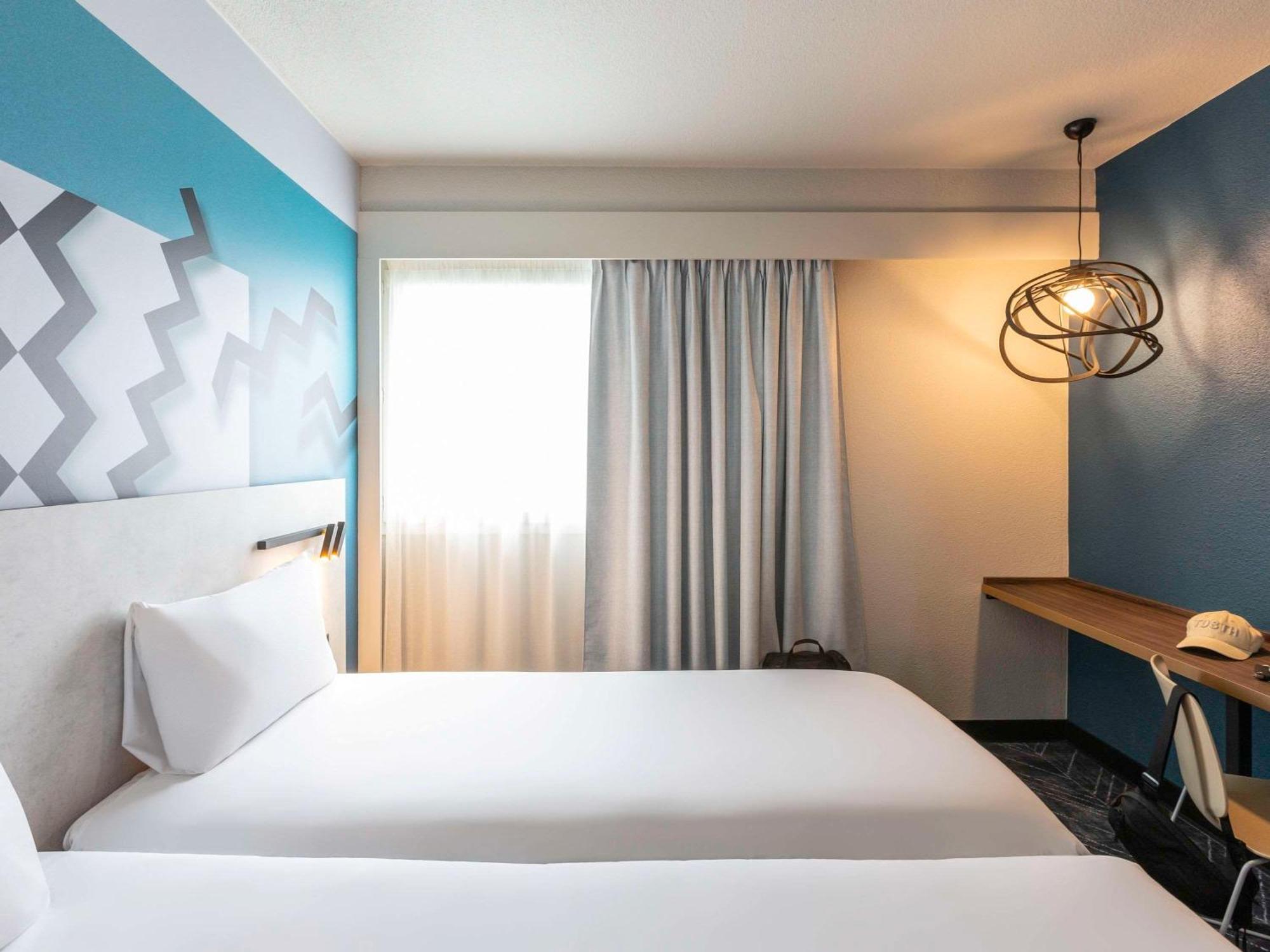 Ibis Styles Bordeaux Centre Meriadeck Exterior photo