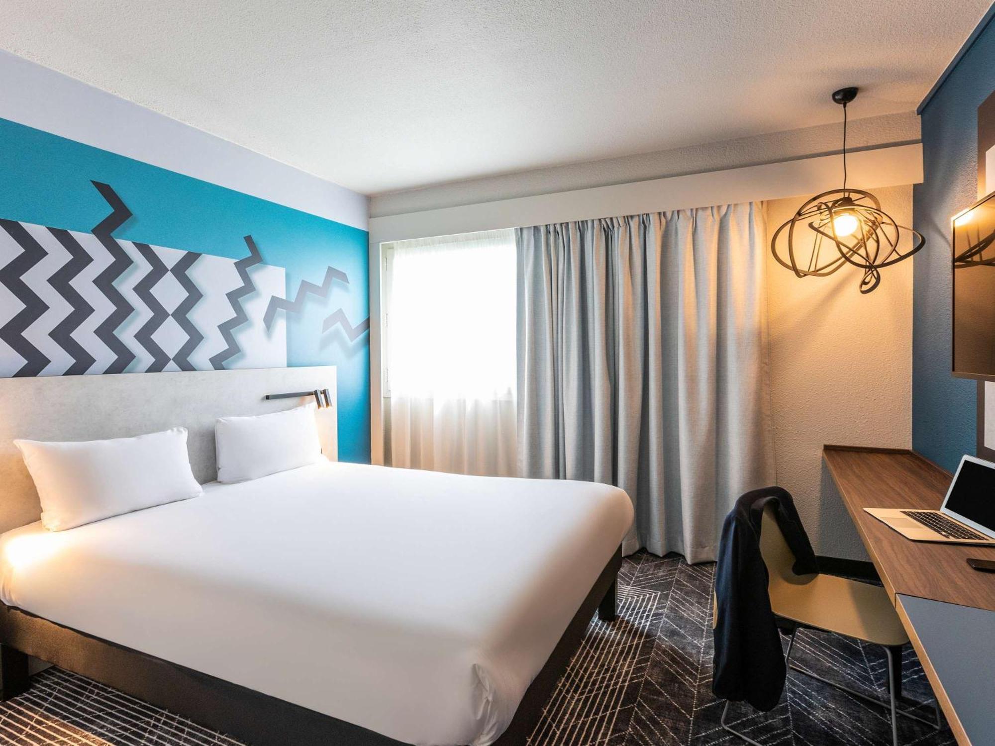 Ibis Styles Bordeaux Centre Meriadeck Exterior photo